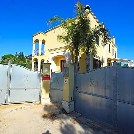 Station69 Location Panzió 4*